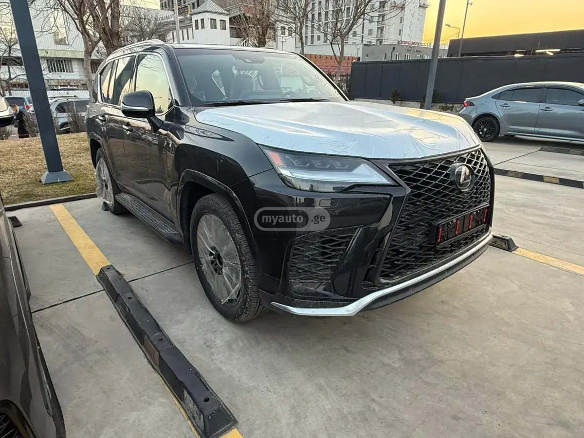 Lexus LX 500 2026 — photo 2