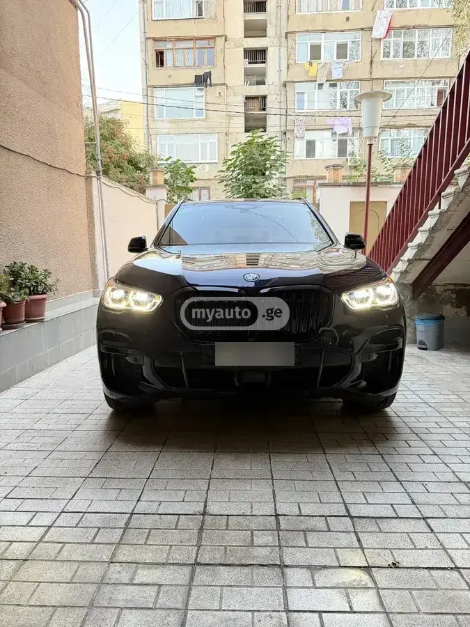 BMW X5 M 2023 — photo 2
