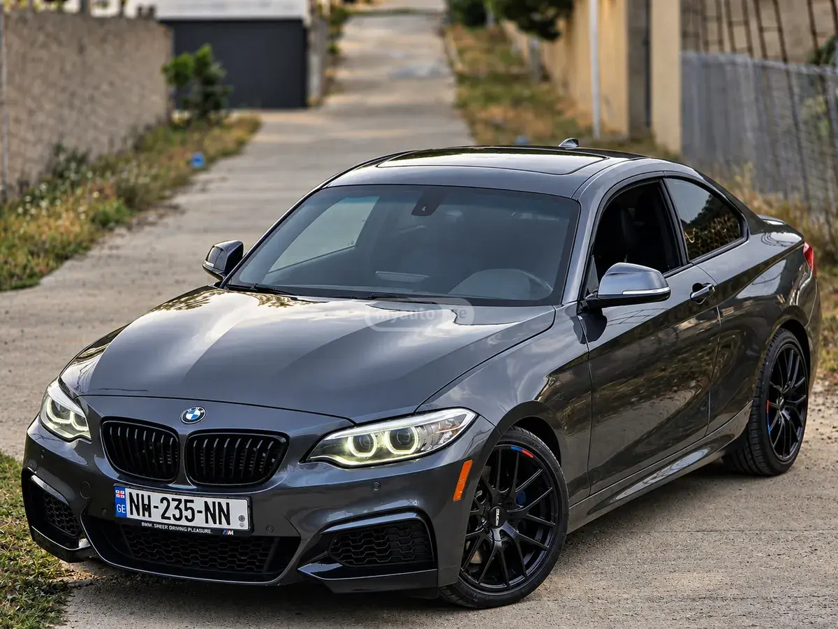 BMW M235