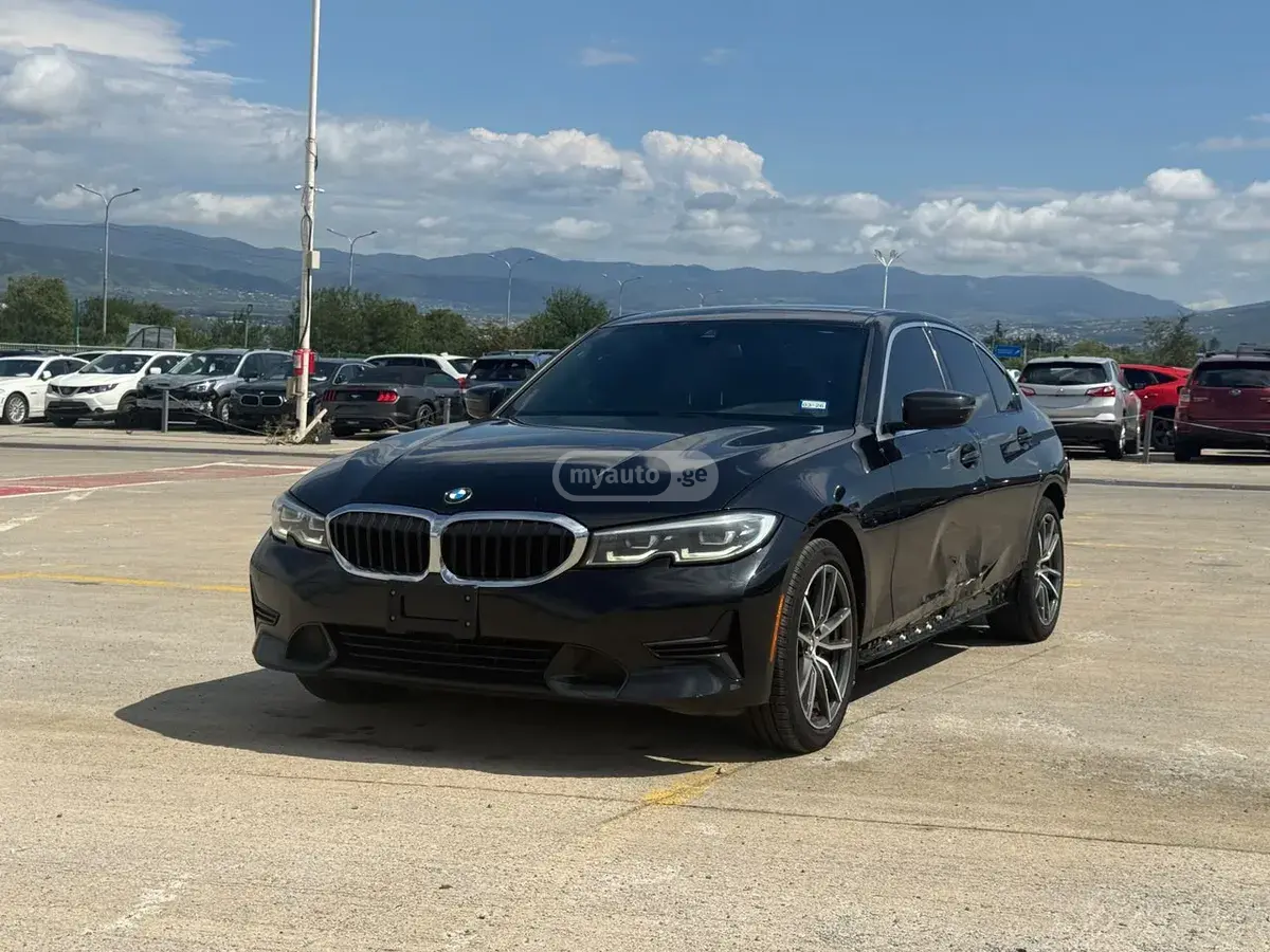 BMW 330 2022 — photo 2
