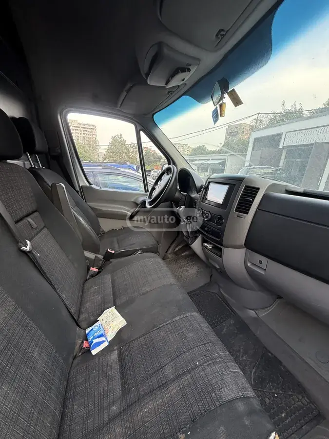 Mercedes-Benz Sprinter 2011 — photo 2
