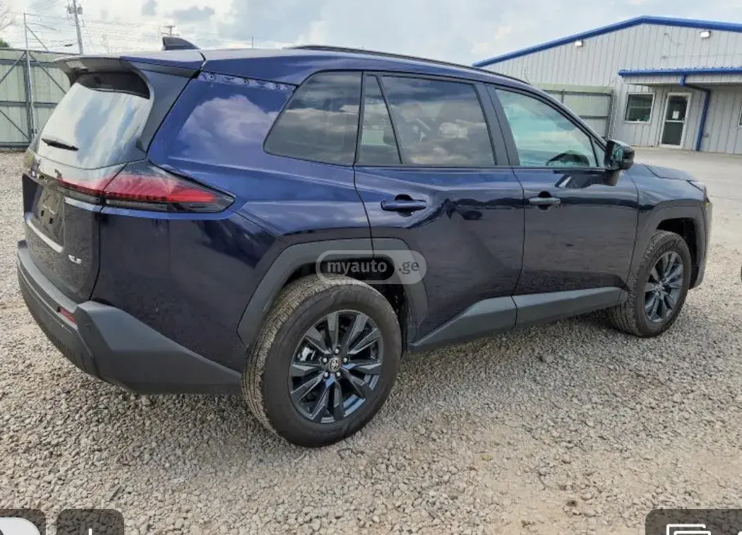 Toyota RAV4 2026 — photo 2