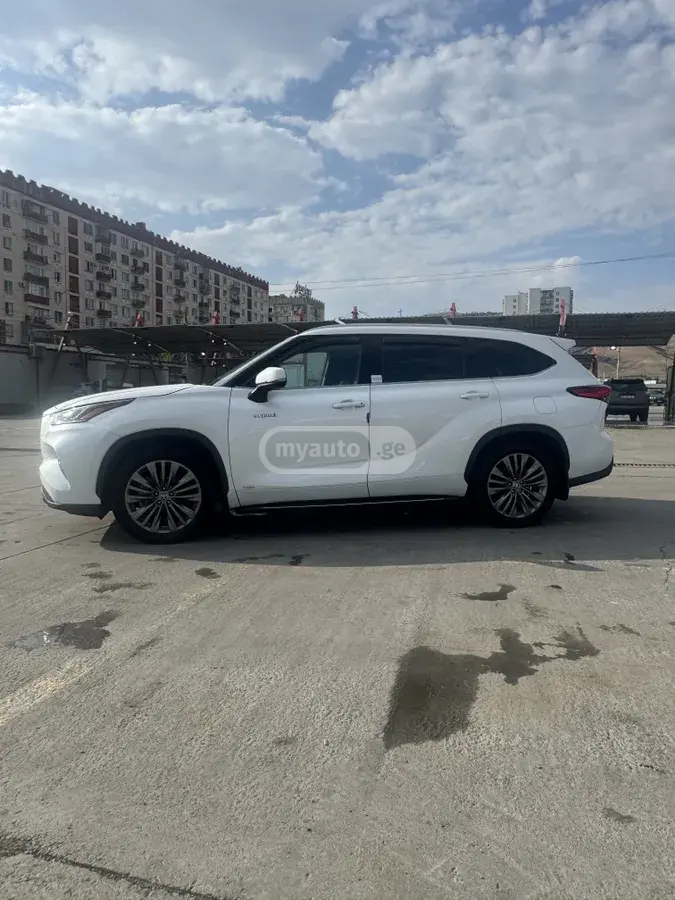 Toyota Highlander 2020 — photo 2