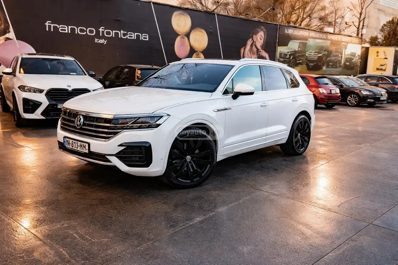 Volkswagen Touareg 2019 — photo 2