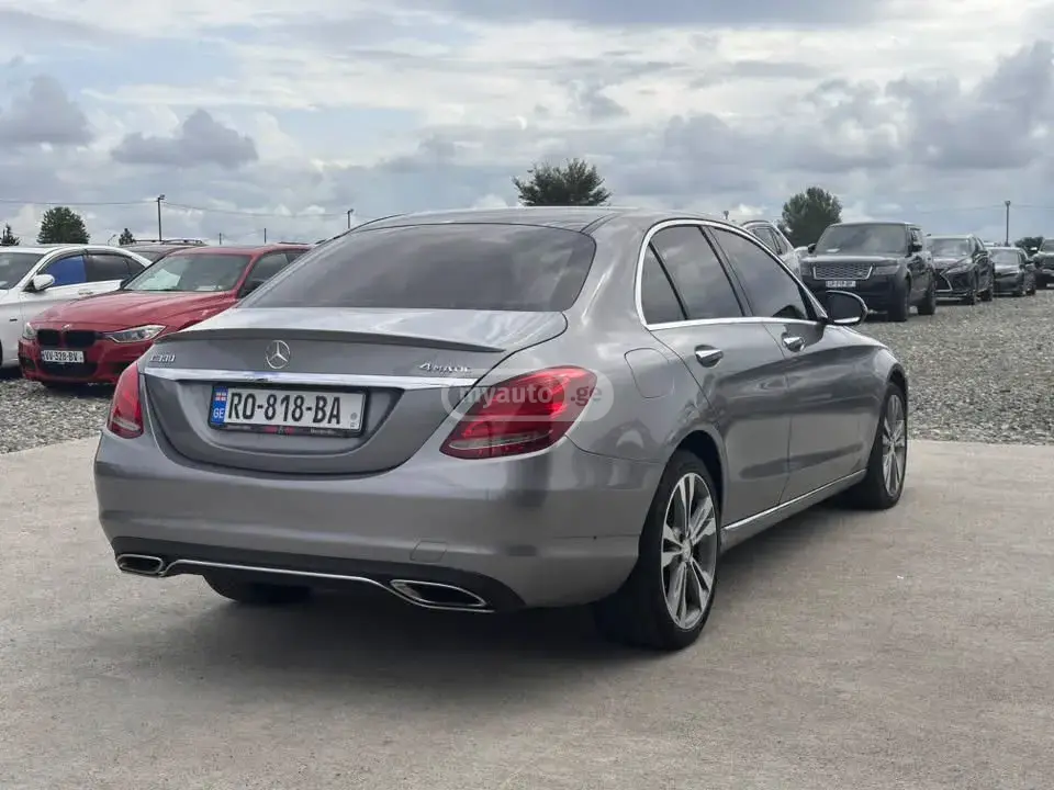 Mercedes-Benz C 300 2016 — photo 2