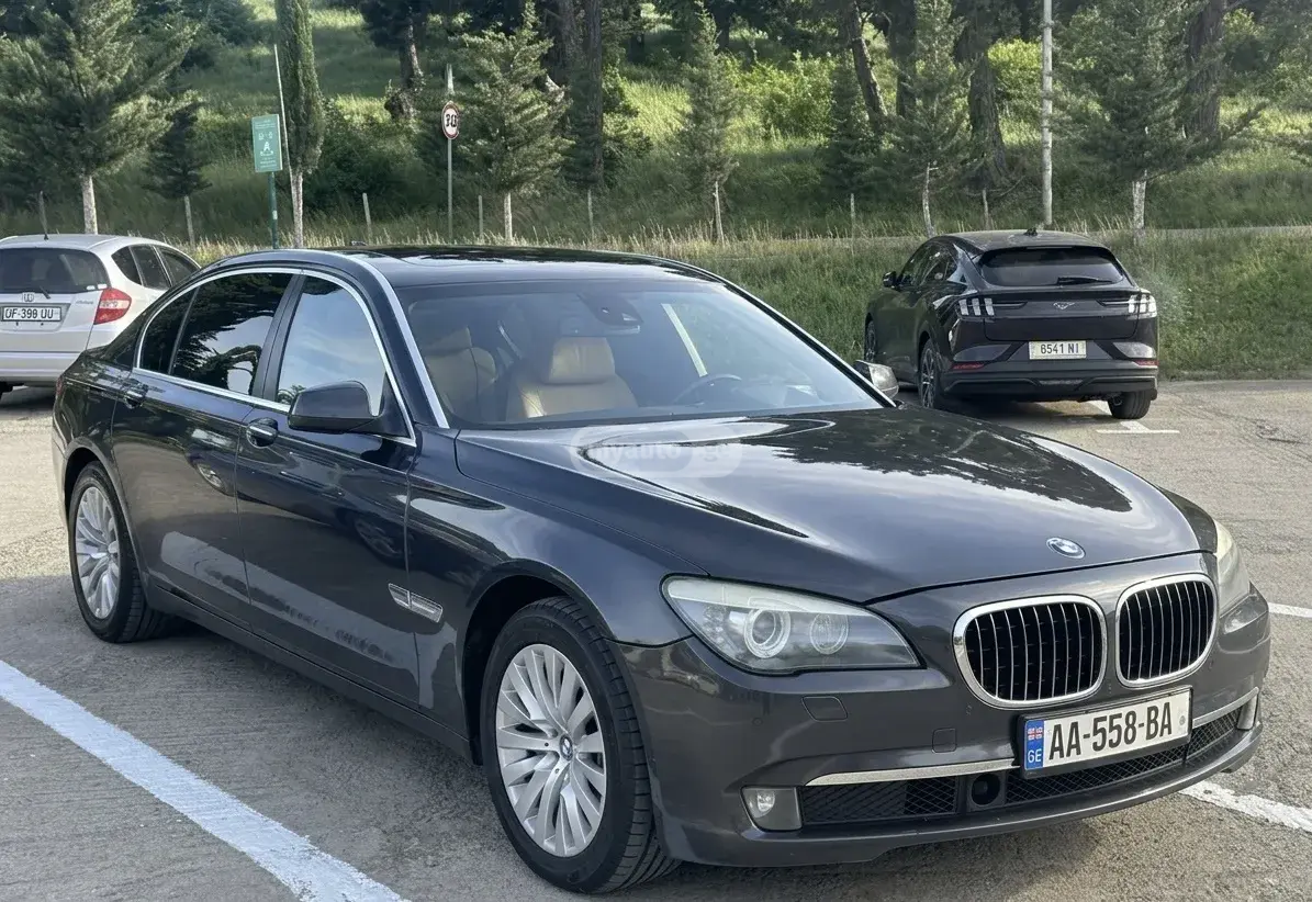 BMW 730