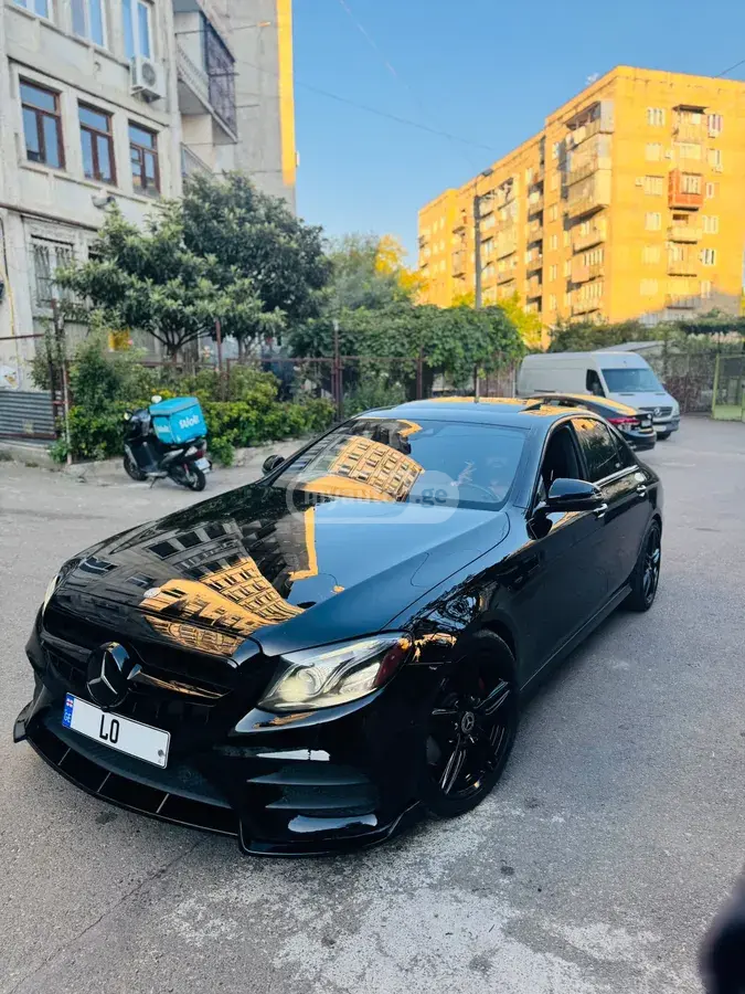 Mercedes-Benz E 300