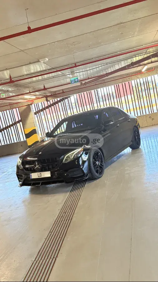 Mercedes-Benz E 300 2018 — photo 2