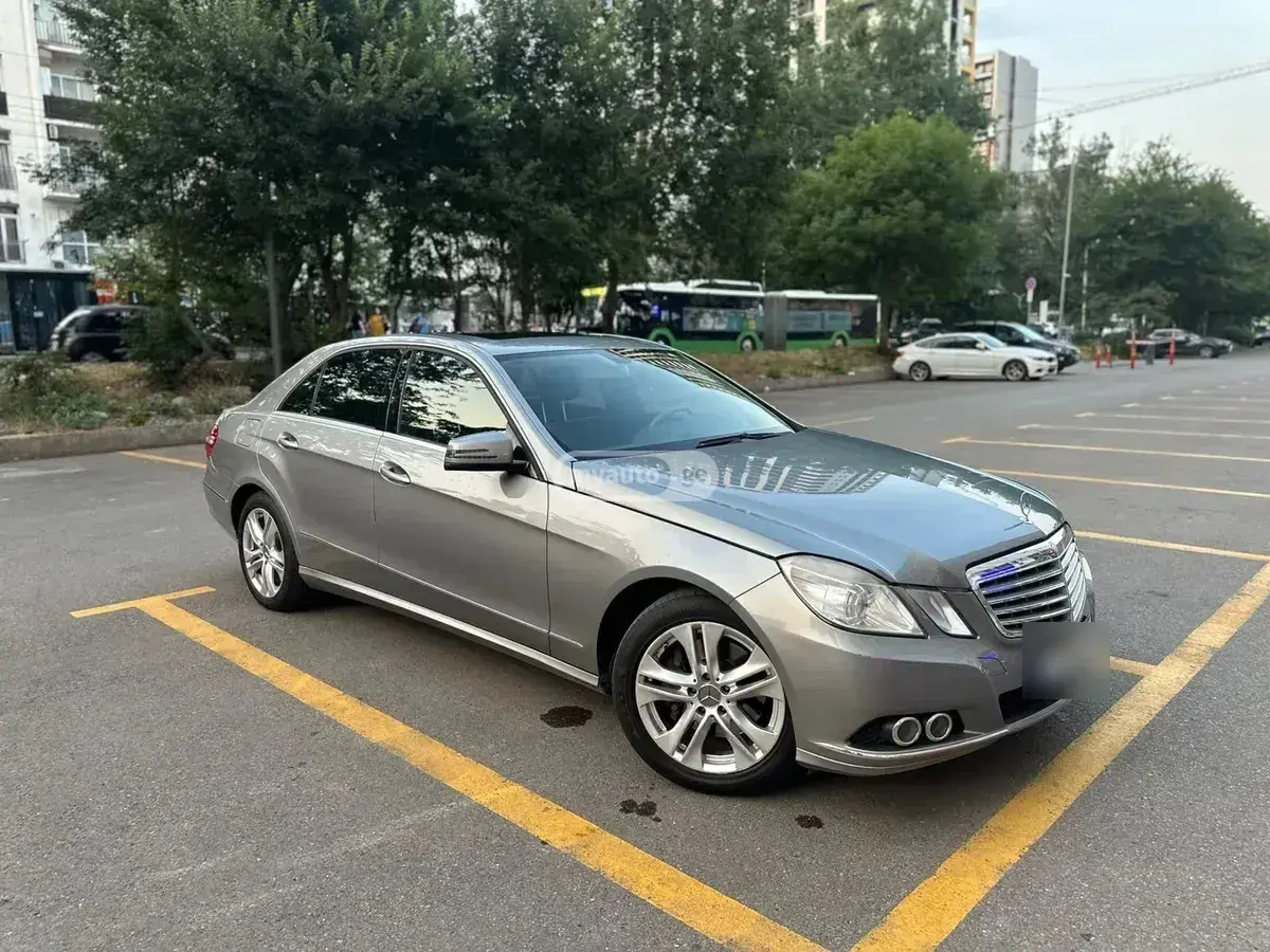 Mercedes-Benz E 350 2010 — photo 2