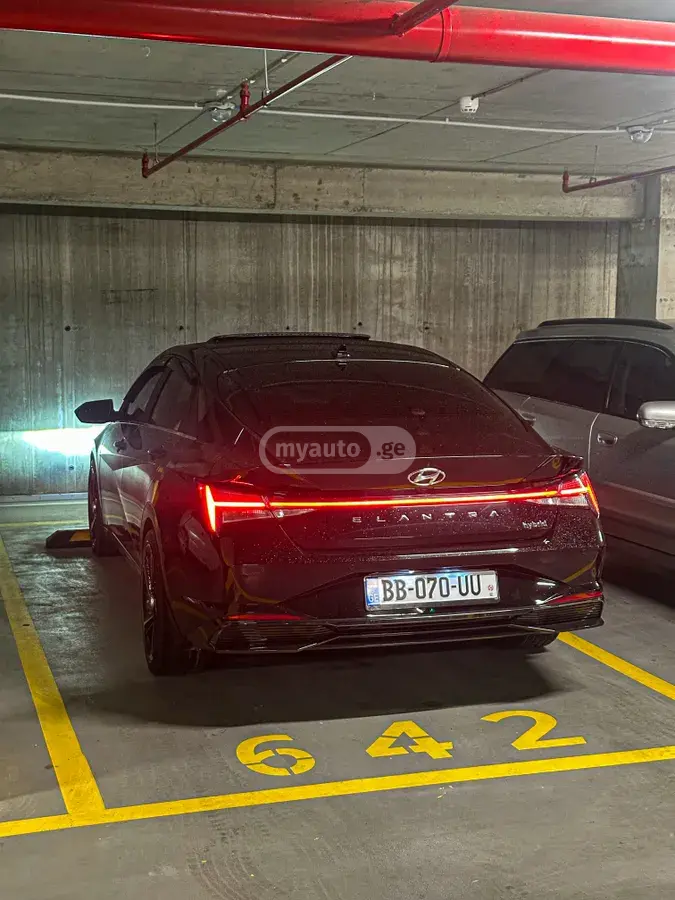 Hyundai Elantra 2021 — photo 2