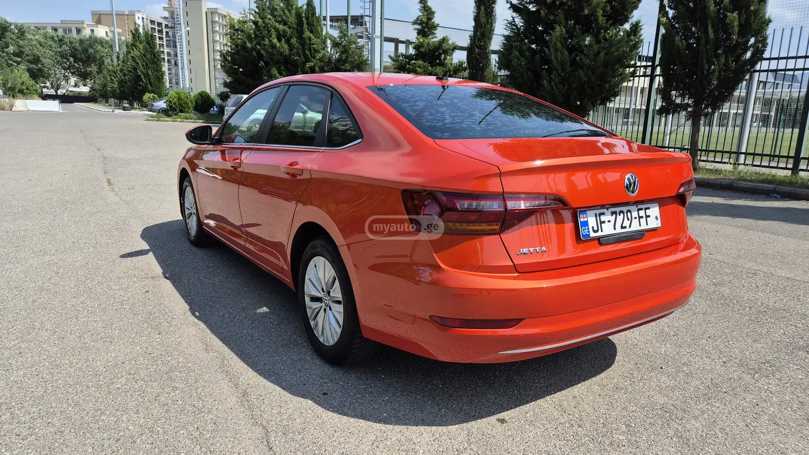 Volkswagen Jetta 2018 — photo 2