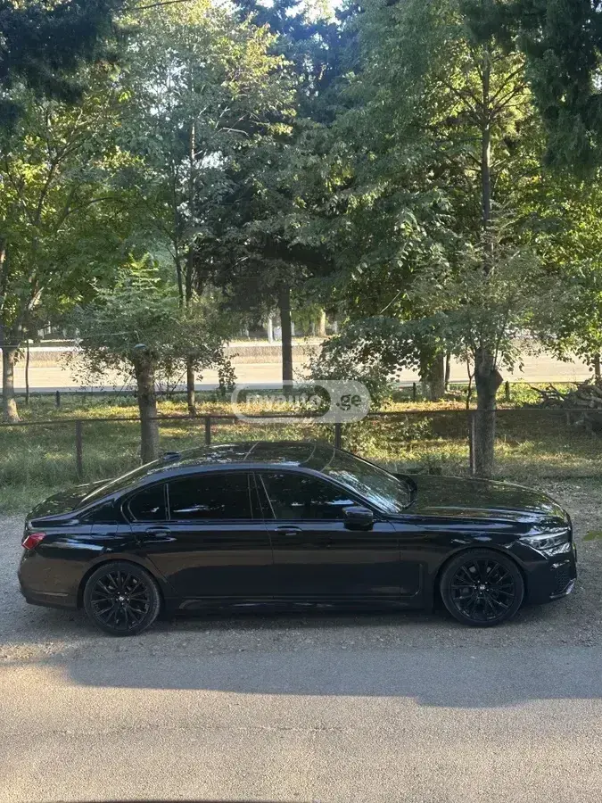 BMW 740