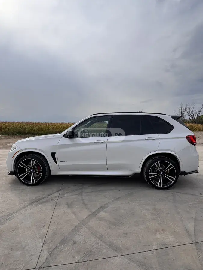 BMW X5 2015 — photo 2