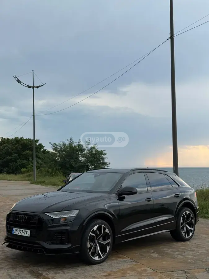 Audi Q8