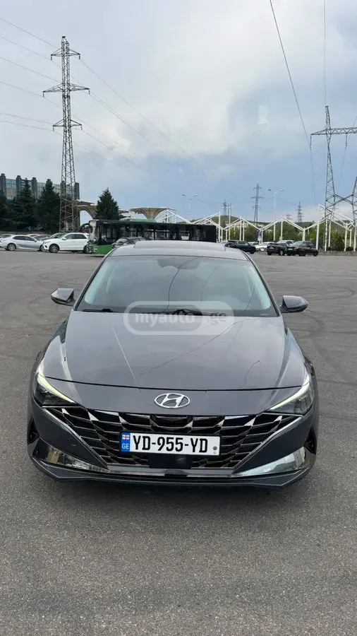 Hyundai Elantra 2023 — photo 2