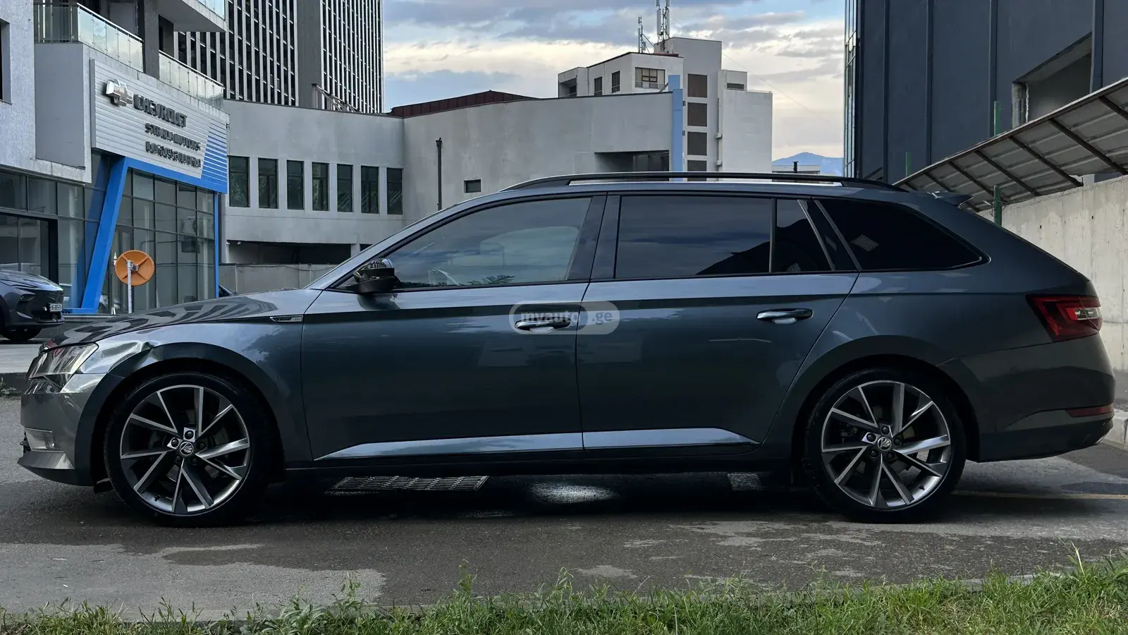 Skoda Superb 2017 — photo 2