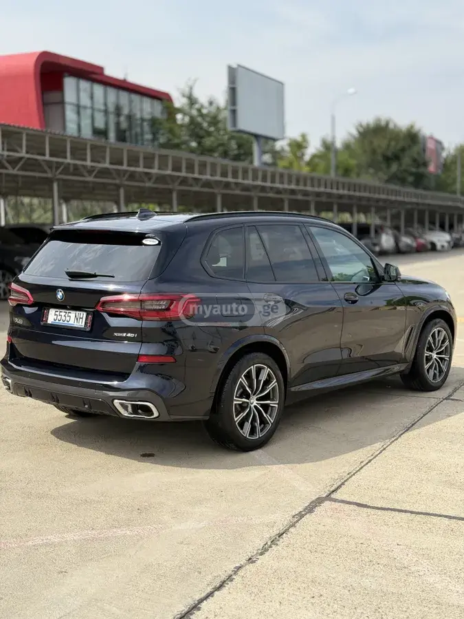 BMW X5 2019 — photo 2
