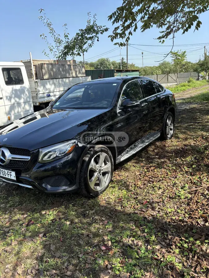 Mercedes-Benz GLC 300 2018 — photo 2