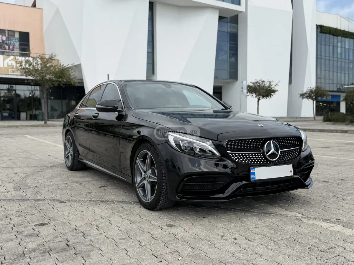 Mercedes-Benz C 300 2015 — photo 2