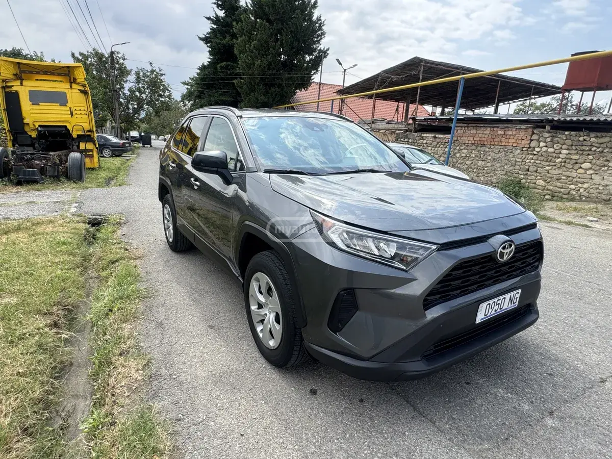 Toyota RAV4 2021 — photo 2