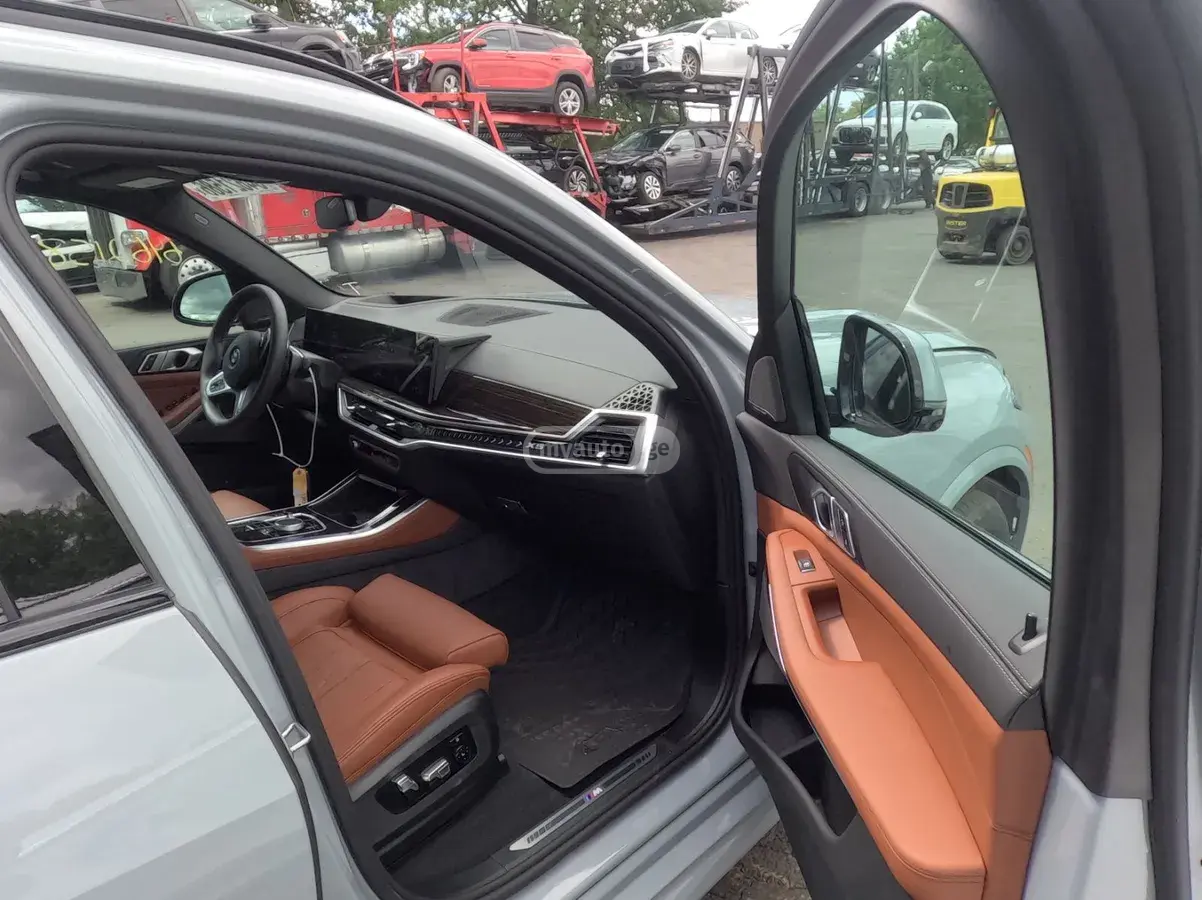 BMW X5 2025 — photo 2