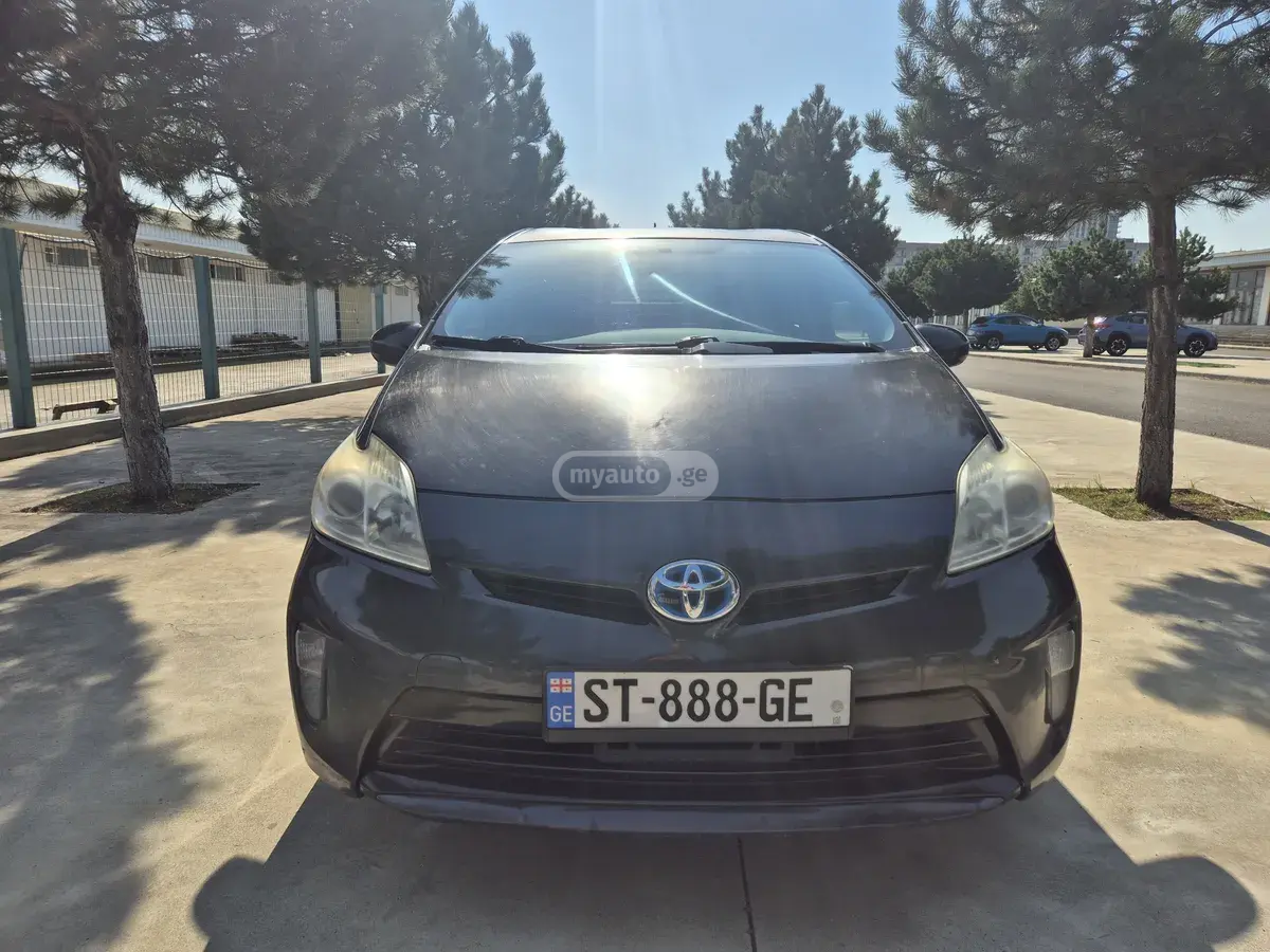 Toyota Prius 2012 — photo 2