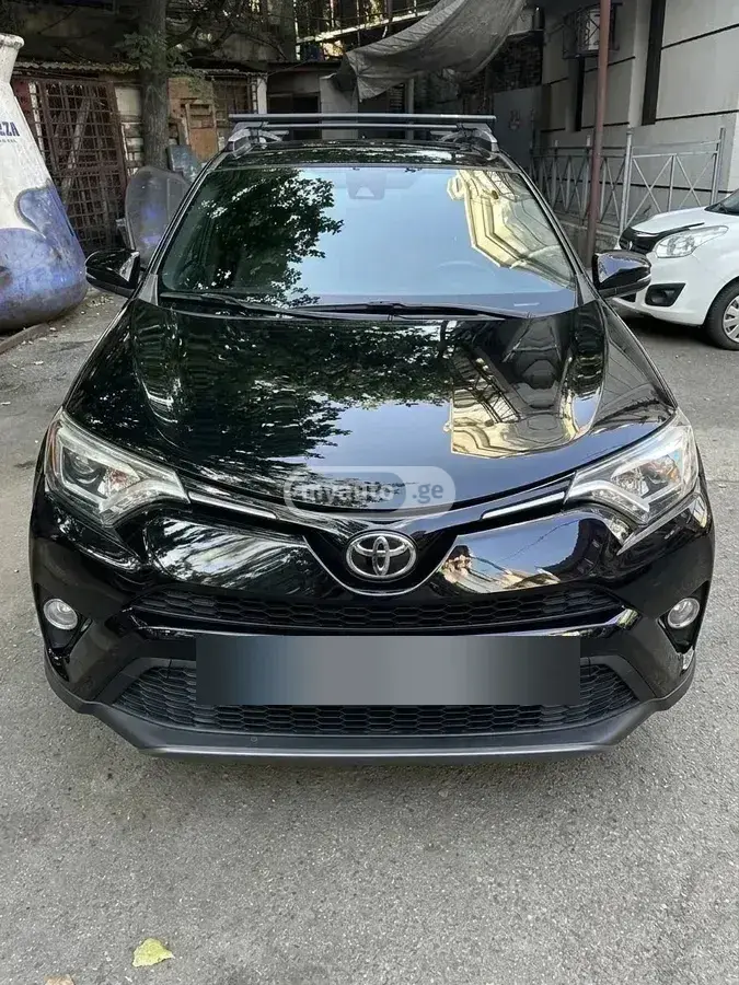 Toyota RAV4 2017 — photo 2