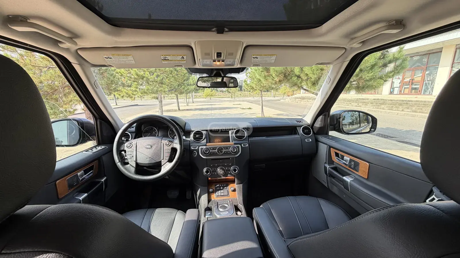 Land Rover Discovery 4 / LR4 2016 — photo 2