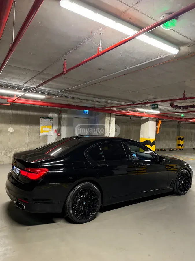 BMW 730 2017 — photo 2