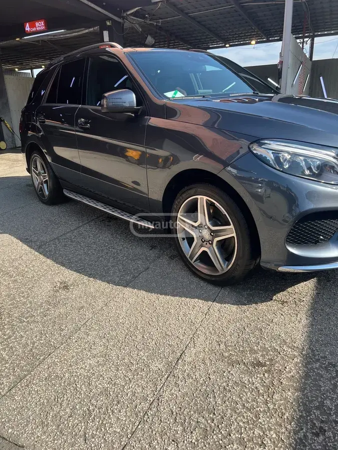 Mercedes-Benz GLE 400 2016 — photo 2