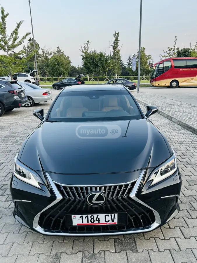 Lexus ES 300 2024 — photo 2