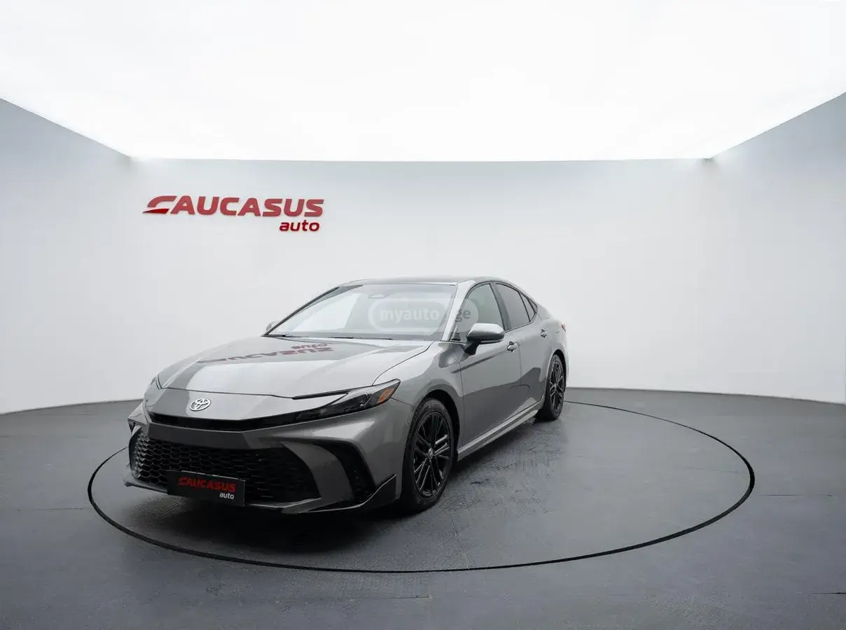 Toyota Camry 2025 — photo 2