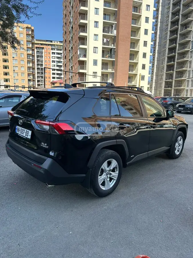 Toyota RAV4 2020 — photo 2