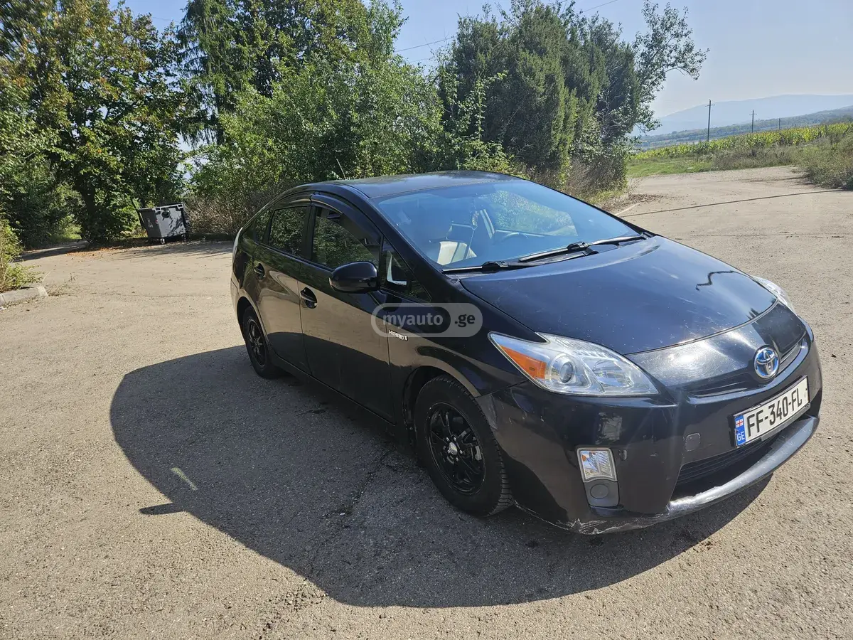 Toyota Prius 2011 — photo 2