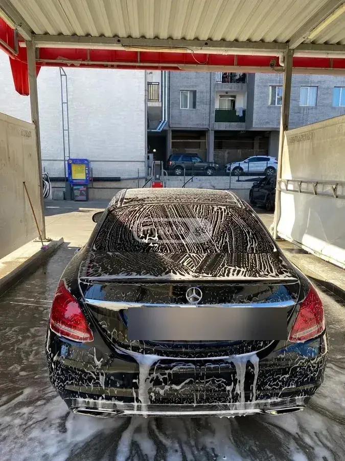 Mercedes-Benz C 300 2016 — photo 2