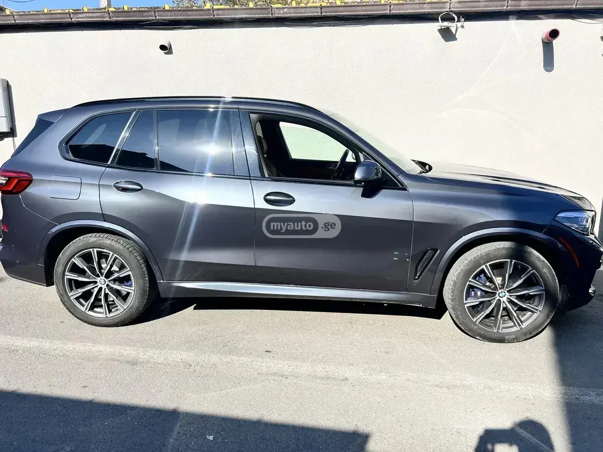 BMW X5 2019 — photo 2