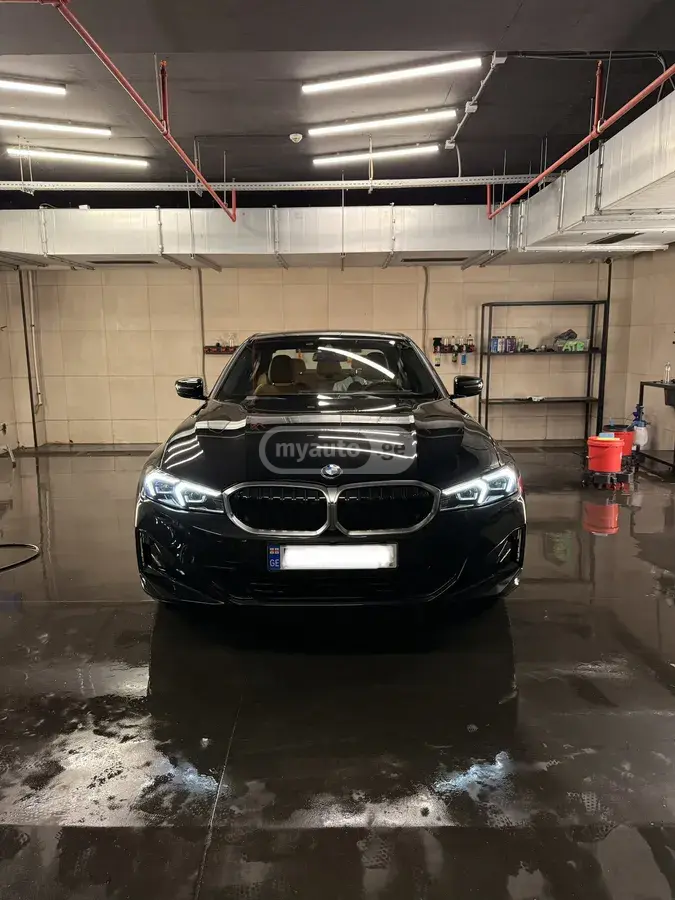 BMW 330 2024 — photo 2