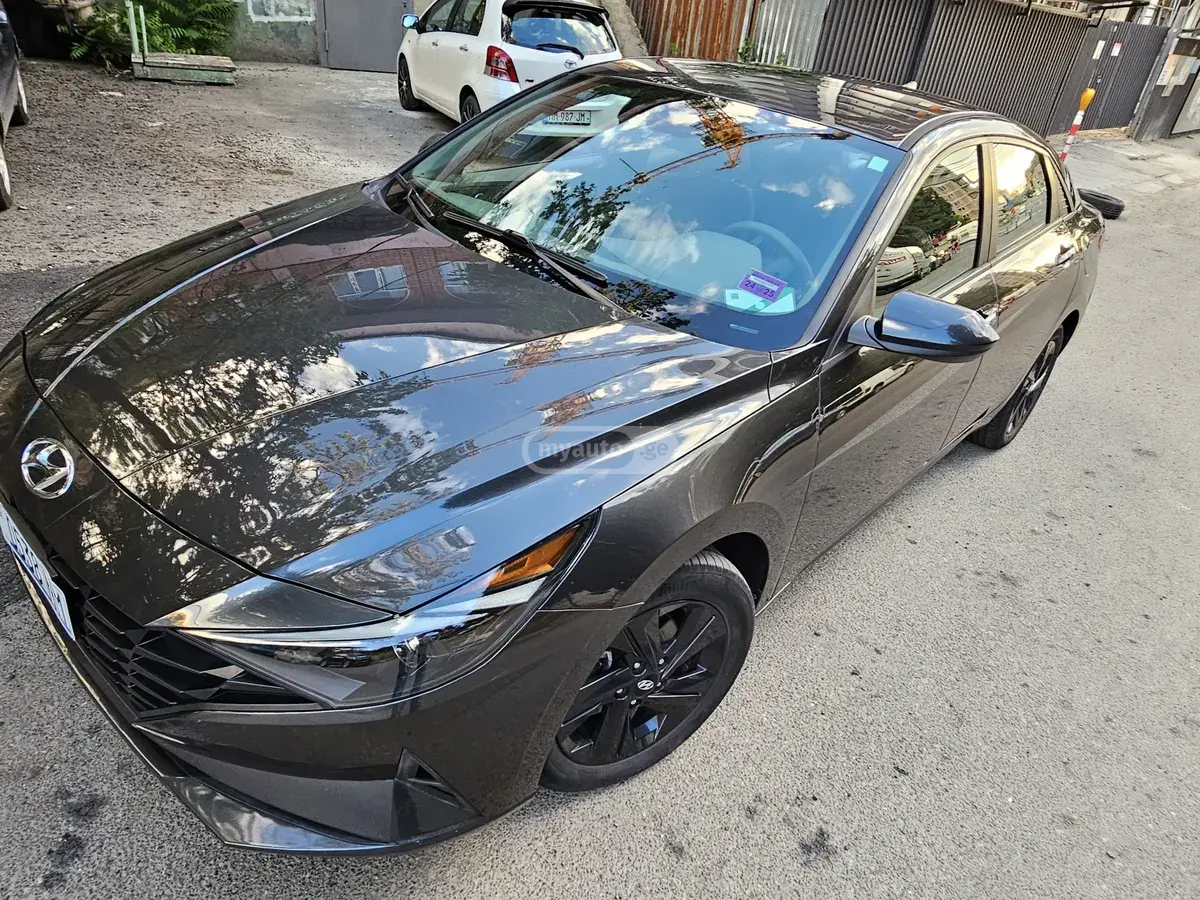 Hyundai Elantra 2023 — photo 2