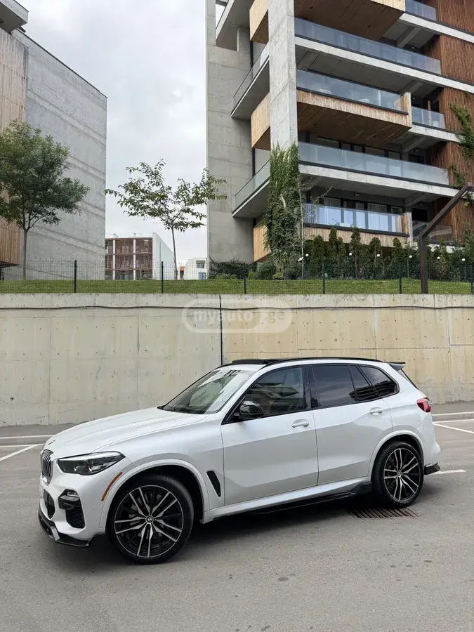 BMW X5 2019 — photo 2