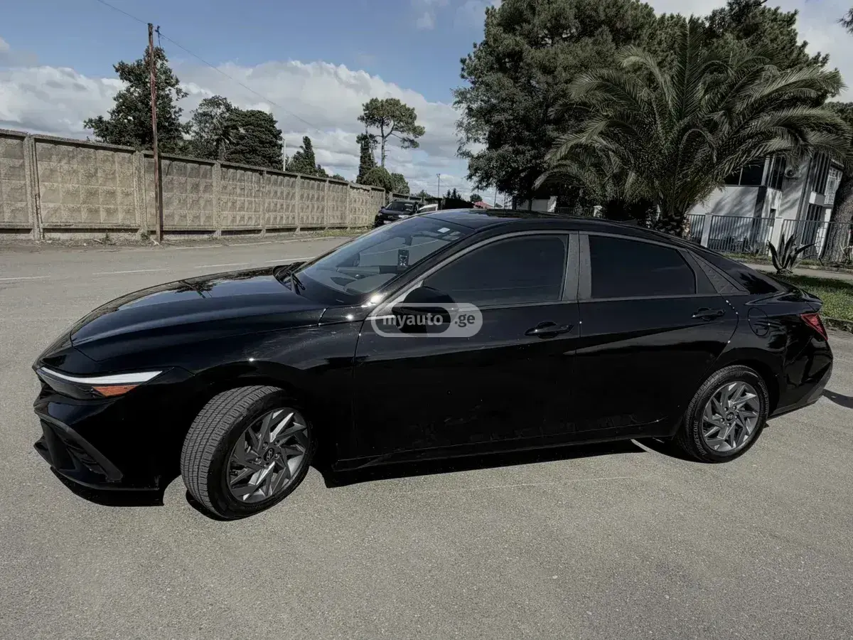 Hyundai Elantra 2024 — photo 2