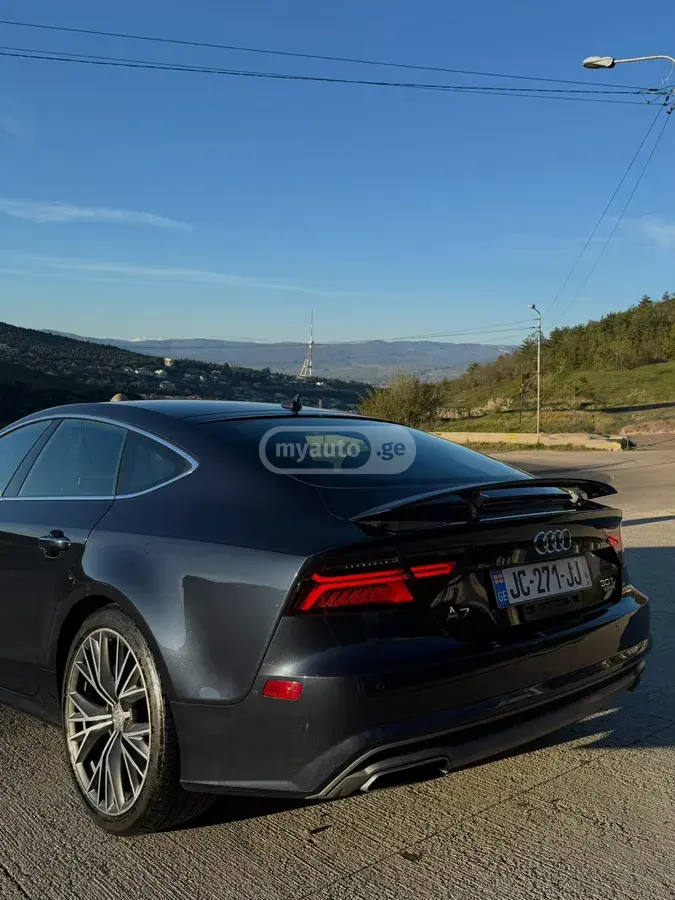 Audi A7 2018 — photo 2