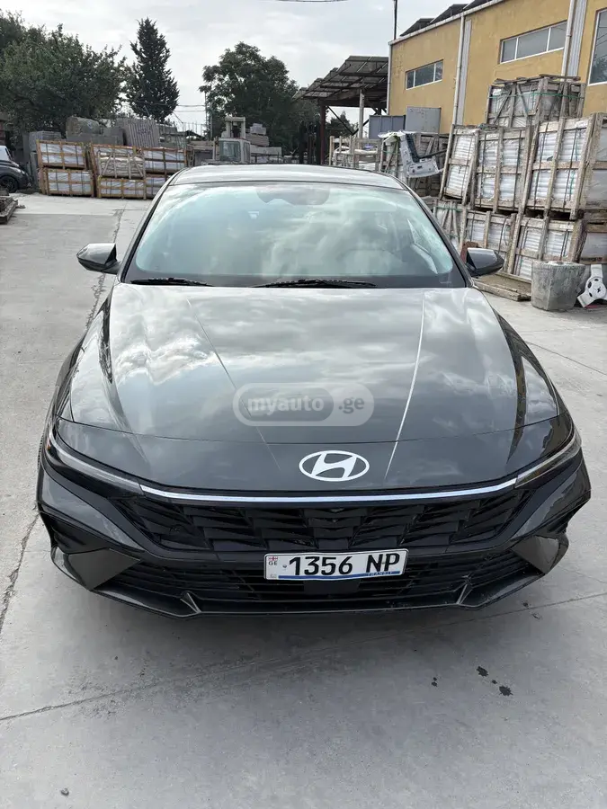 Hyundai Elantra 2024 — photo 2