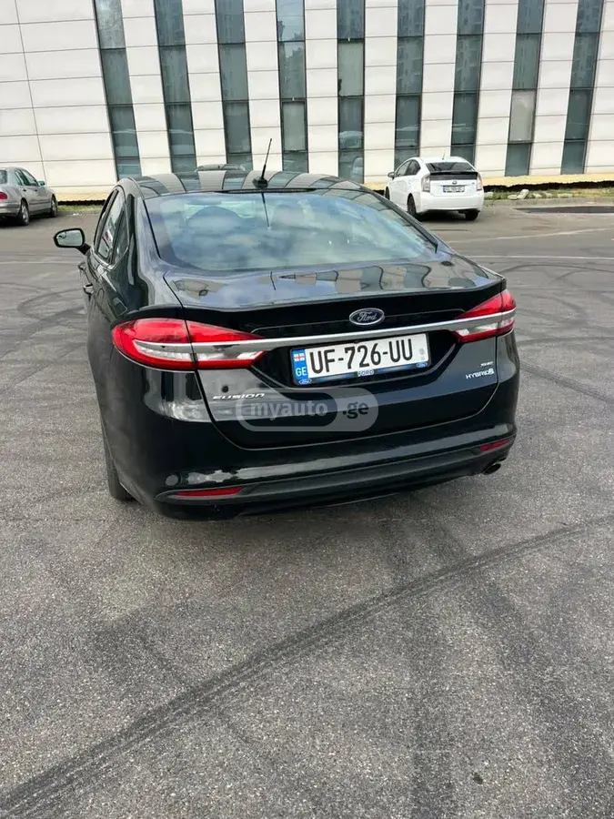 Ford Fusion 2018 — photo 2