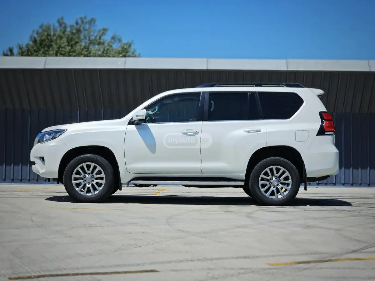 Toyota Land Cruiser Prado 2019 — photo 2
