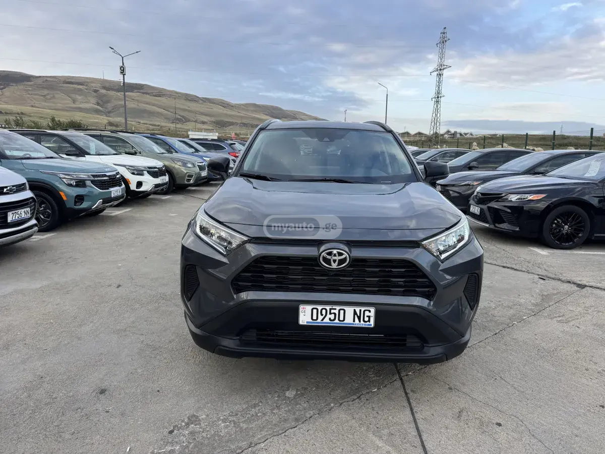 Toyota RAV4 2021 — photo 2
