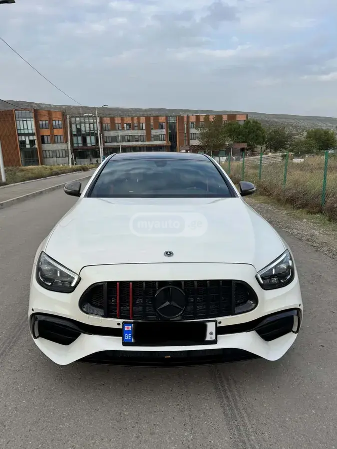 Mercedes-Benz E43 AMG 2018 — photo 2