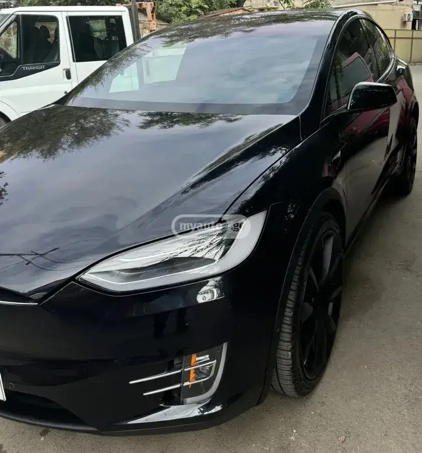 Tesla Model X 2018 — photo 2