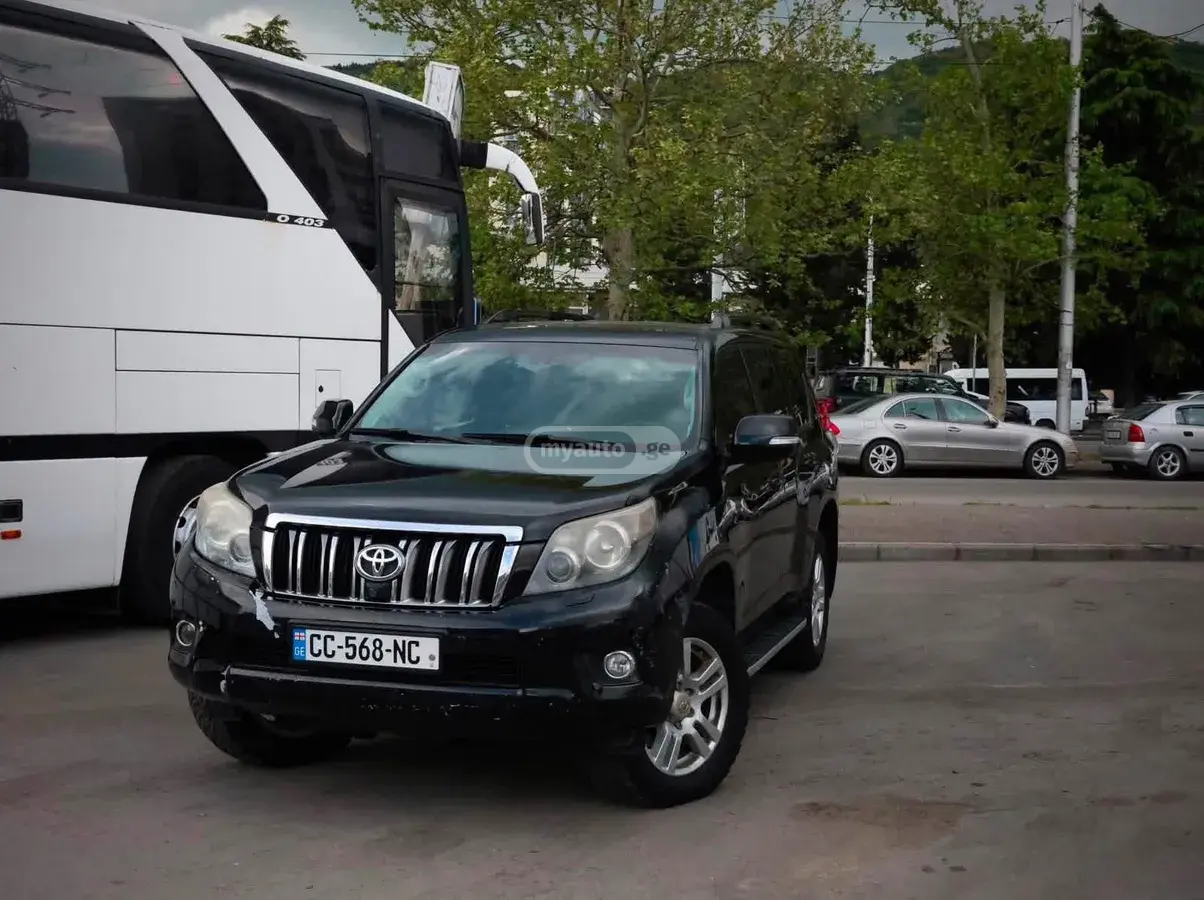 Toyota Land Cruiser Prado 2011 — photo 2