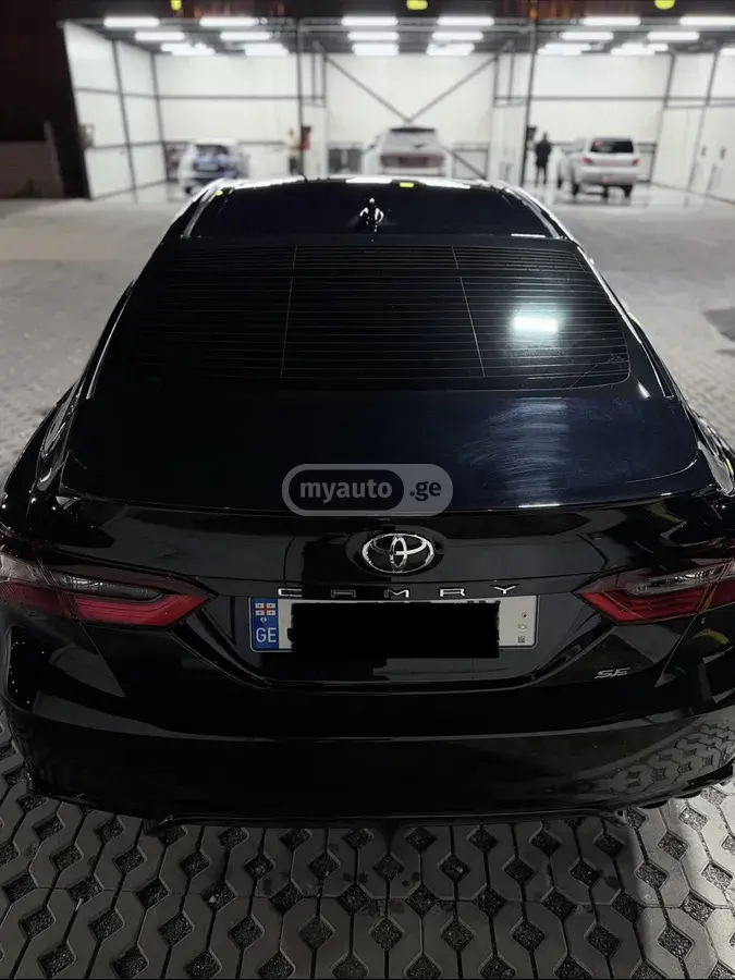 Toyota Camry 2023 — photo 2