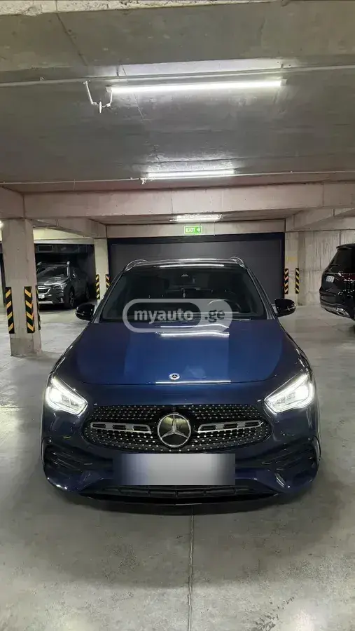 Mercedes-Benz GLA 200